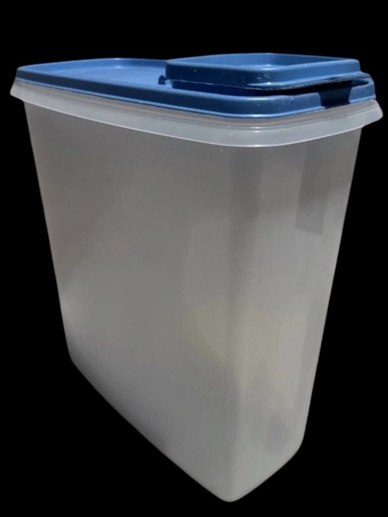 Tupperware Other - Large Vintage TUPPERWARE CEREAL FOOD STORAGE CONTAINER #1588 BLUE FLIP TOP SEAL